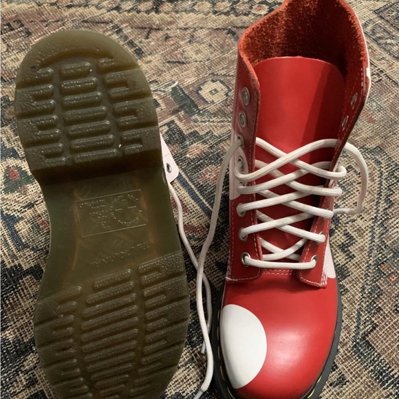 Dr Martens pascal heart valentine’s day exclusive - Picture 3 of 4